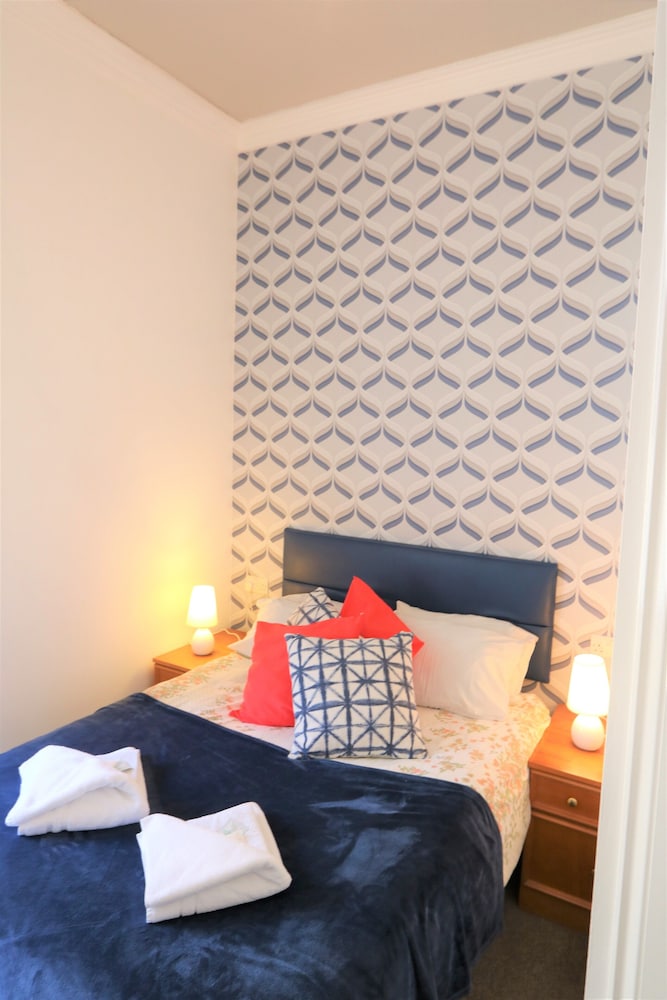 Standard Double Room, Ensuite, City View