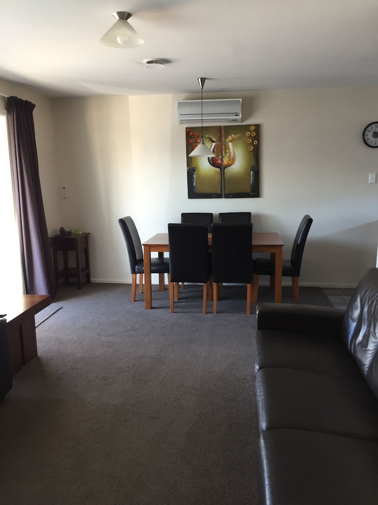 Suite, 2 Bedrooms photo 1
