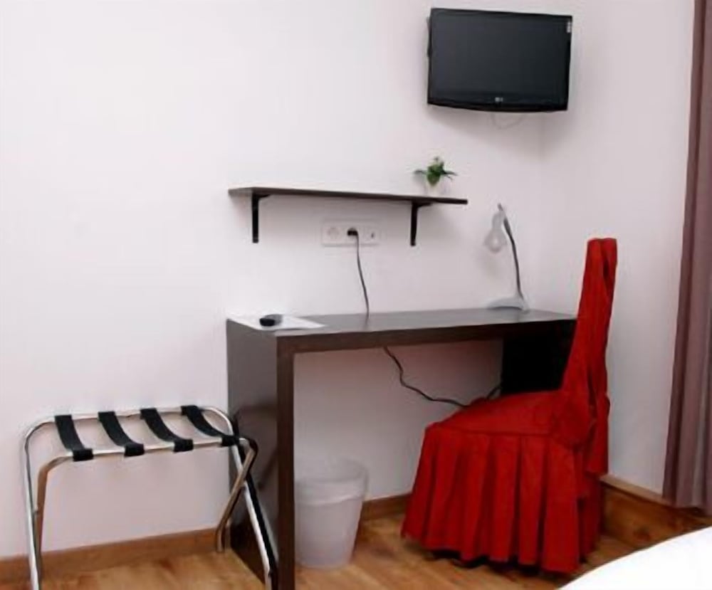Standard Twin Room, 1 Bedroom, Private Bathroom photo 3