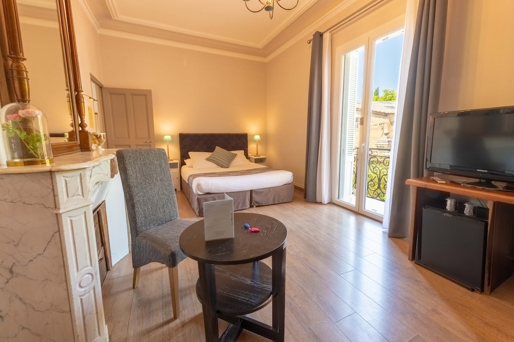 Comfort Triple Room, 1 Queen Bed photo 3