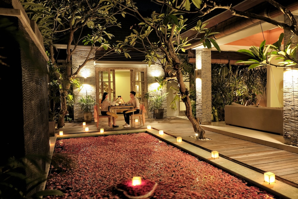 Royal SPA Villa with Special Spa Benefit thumbnail 6