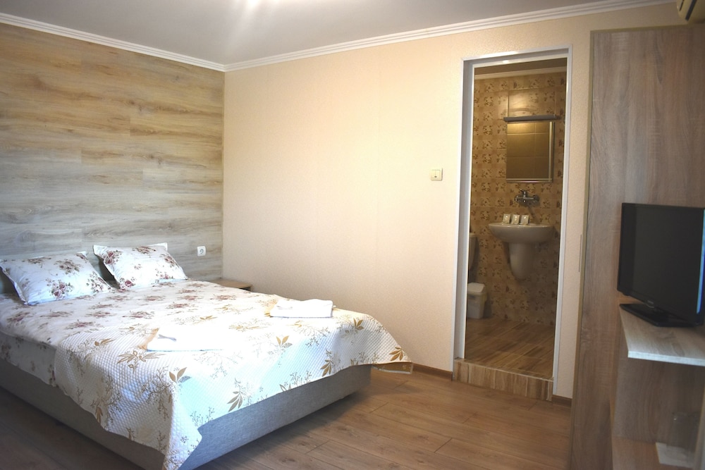 Classic Triple Room photo 1