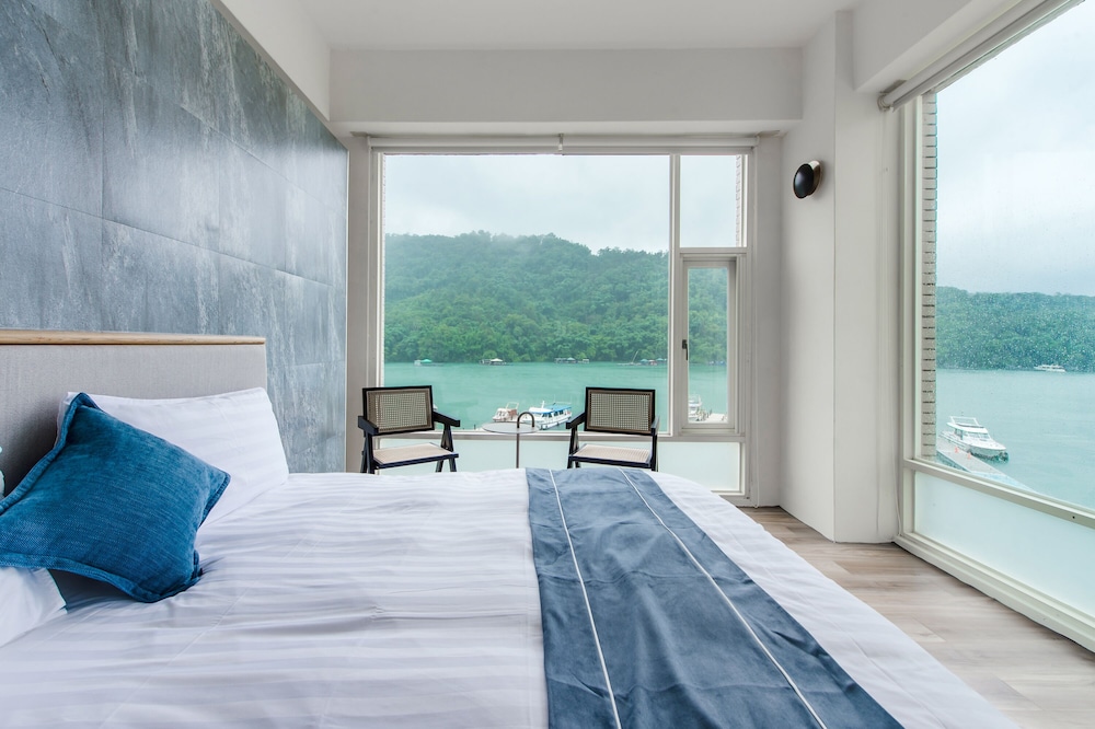 Deluxe Quadruple Room, Lake View - Photo 23