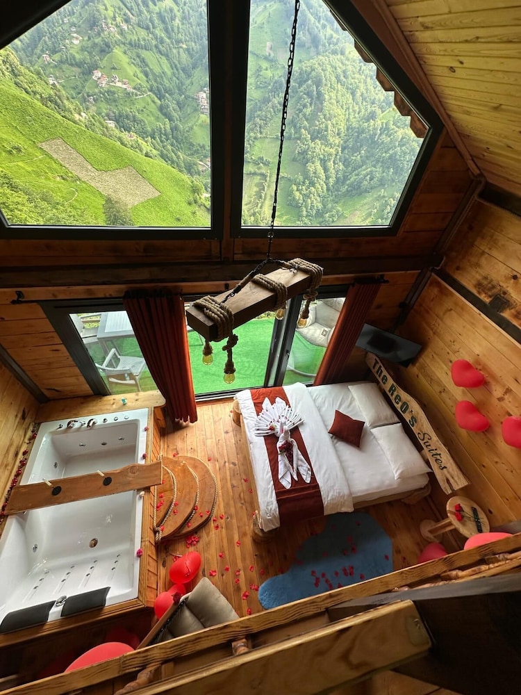 Deluxe Room, Non Smoking, Mountain View