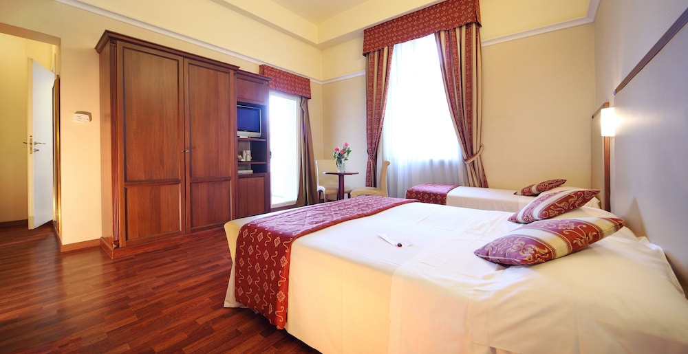 Novecento Double Room Single Use - Photo 4