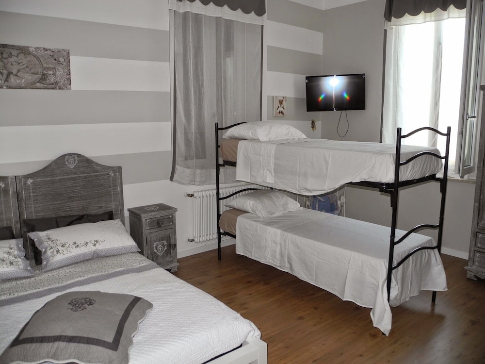 Family Room, Private Bathroom (External)