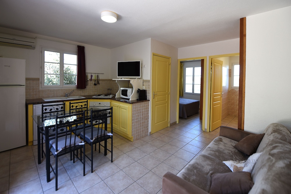 Comfort Apartment, Accessible, Private Bathroom (Villa mitoyenne 2 - 4 per) photo 2