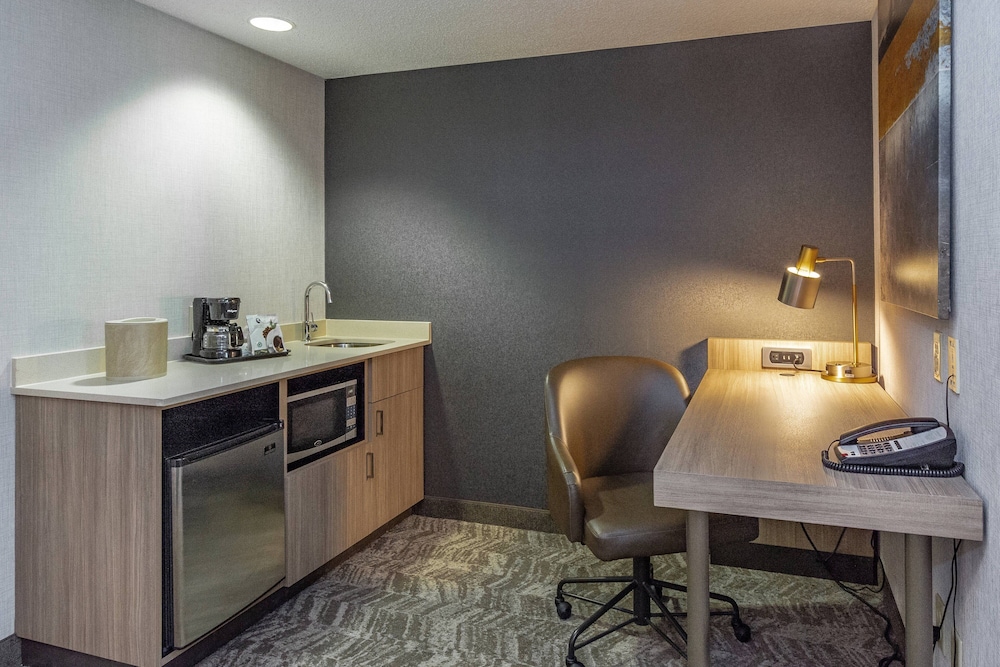 Suite, Multiple Beds (Hearing Accessible) - Photo 3