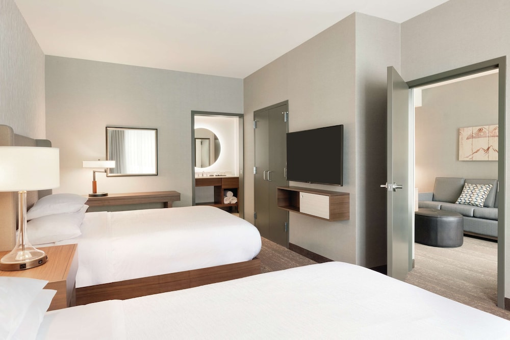 Suite, 2 Queen Beds, Accessible (3x3 Shower) photo 1