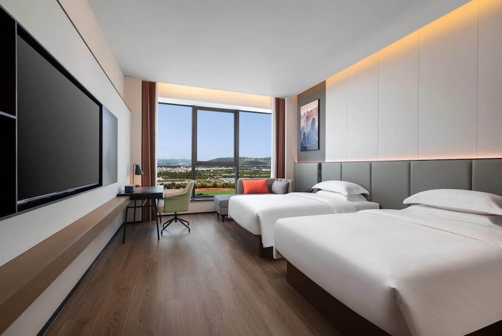 Family Room, Multiple Beds, Non Smoking, City View