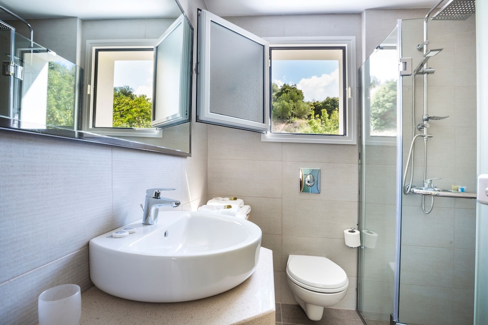 Classic Suite, 1 Bedroom, Sea View photo 3