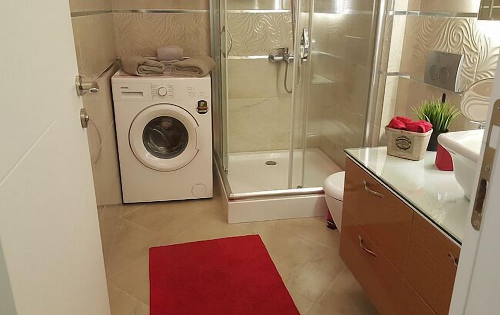 Deluxe Apartment, 1 Bedroom, Balcony (Apartment 15) photo 3