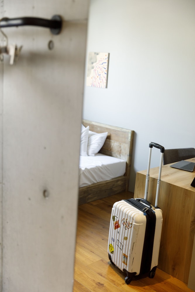 Standard Room - Photo 11