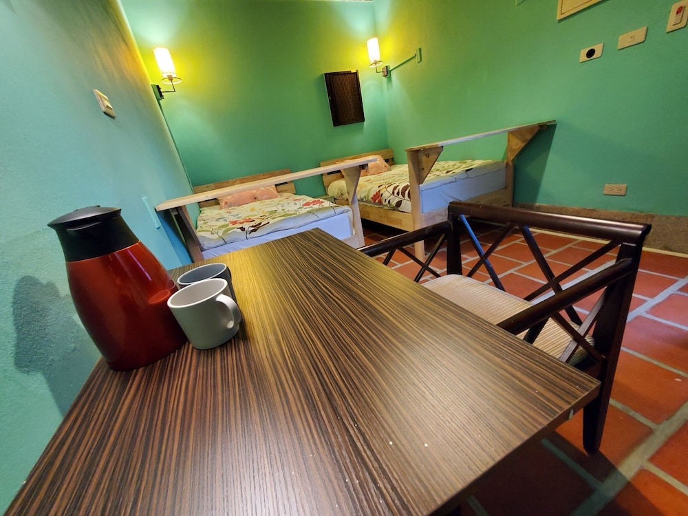 Standard Twin Room - Photo 9
