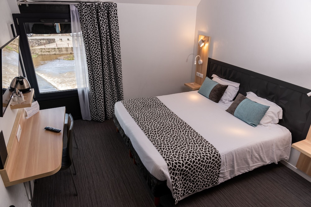 Superior Room, 1 King Bed, River View (Larger Room;Twin bed on request) - Photo 1