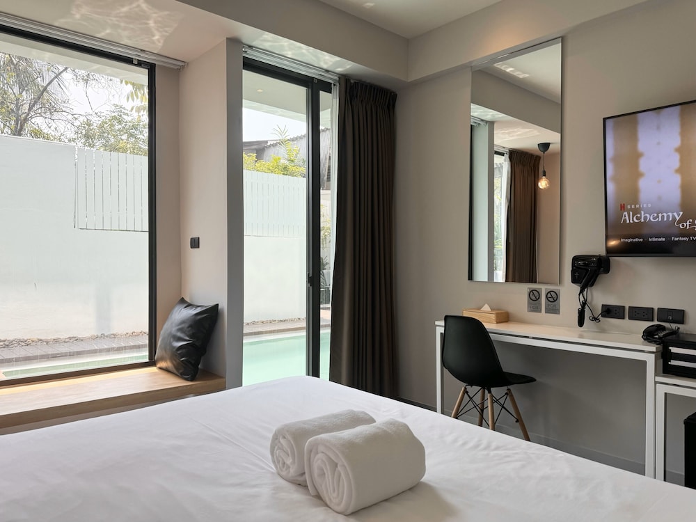 Double Room- Pool Access - Photo 3