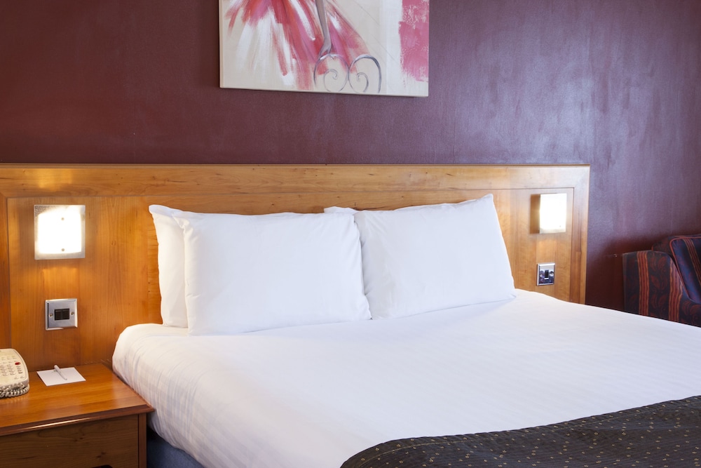 Standard Room, 1 King Bed (Walk-In Shower) - Photo 1