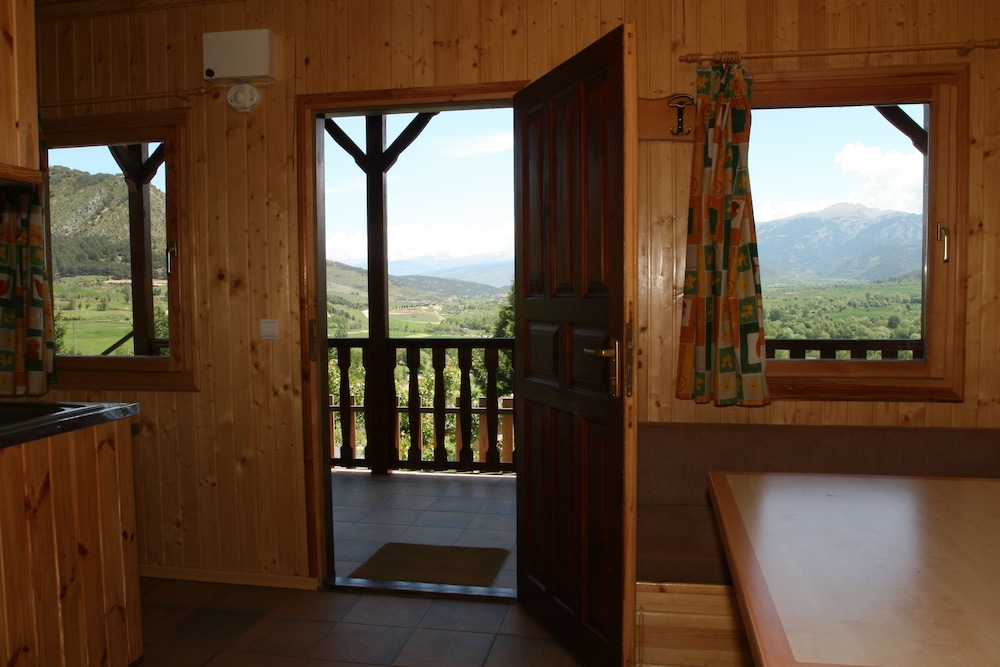 Bungalow, 2 Bedrooms (2 - 4 adults) photo 2