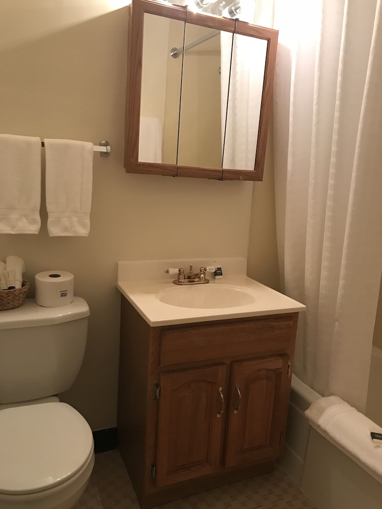 Traditional Double Room, 2 Queen Beds, Non Smoking photo 2