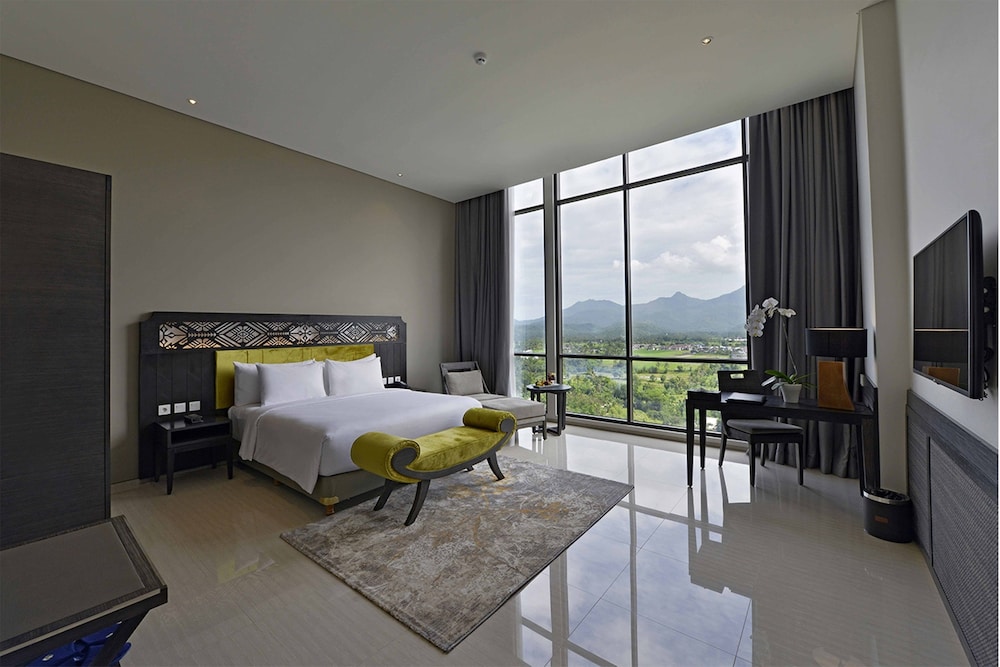 Junior Suite, 1 Queen Bed photo 2