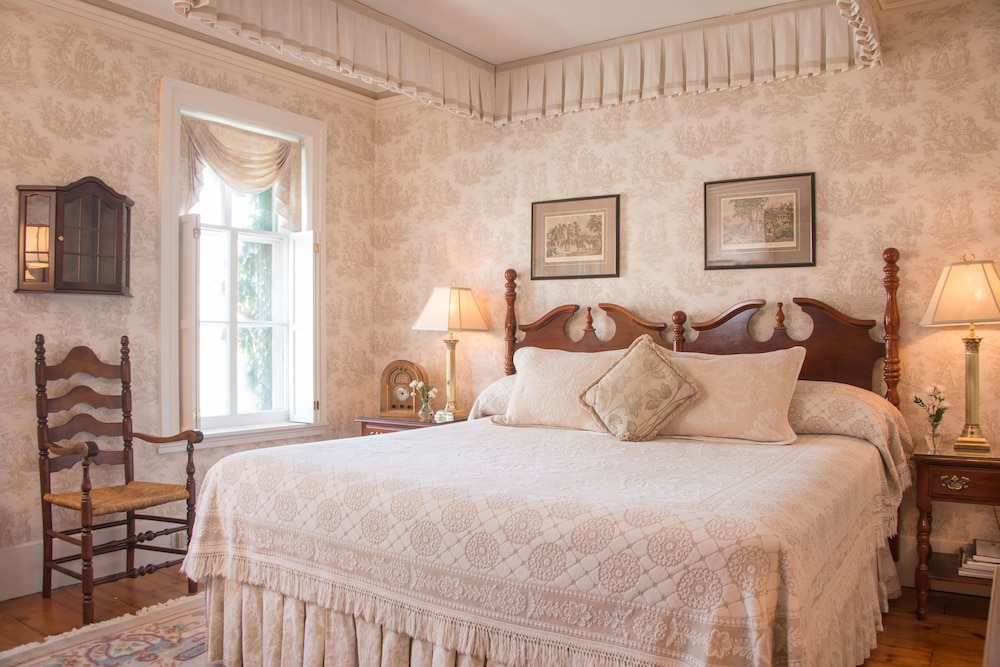 Standard Room, 1 King Bed - Photo 3
