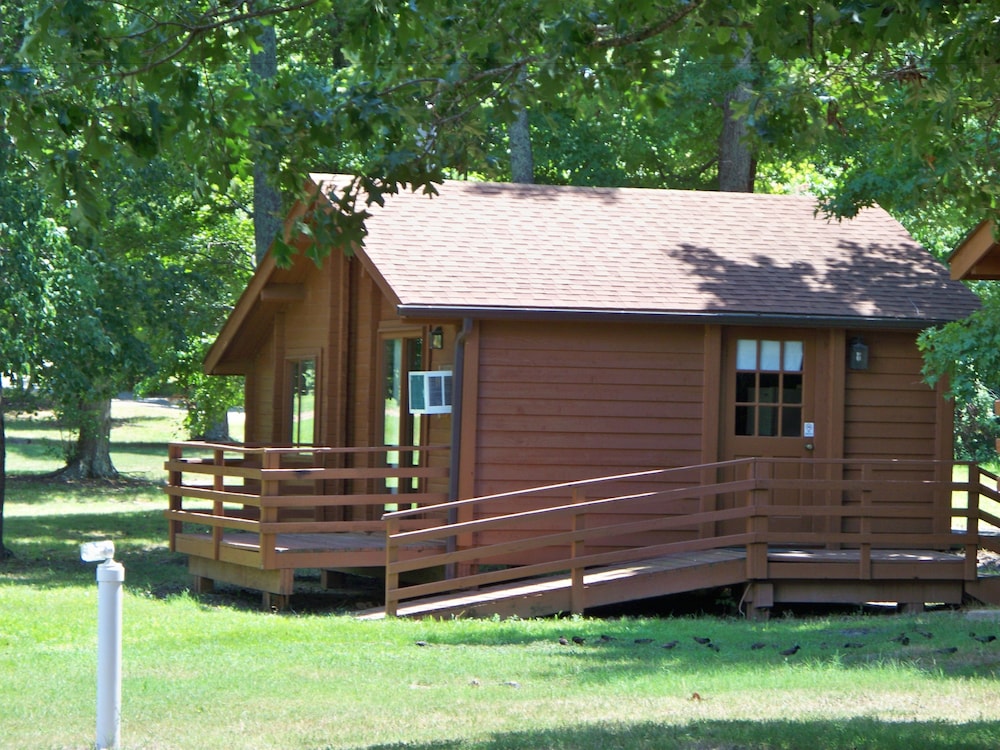 Deluxe Cabin, 1 Bedroom, Accessible, Kitchenette (Pets OK, Linens not included) photo 1