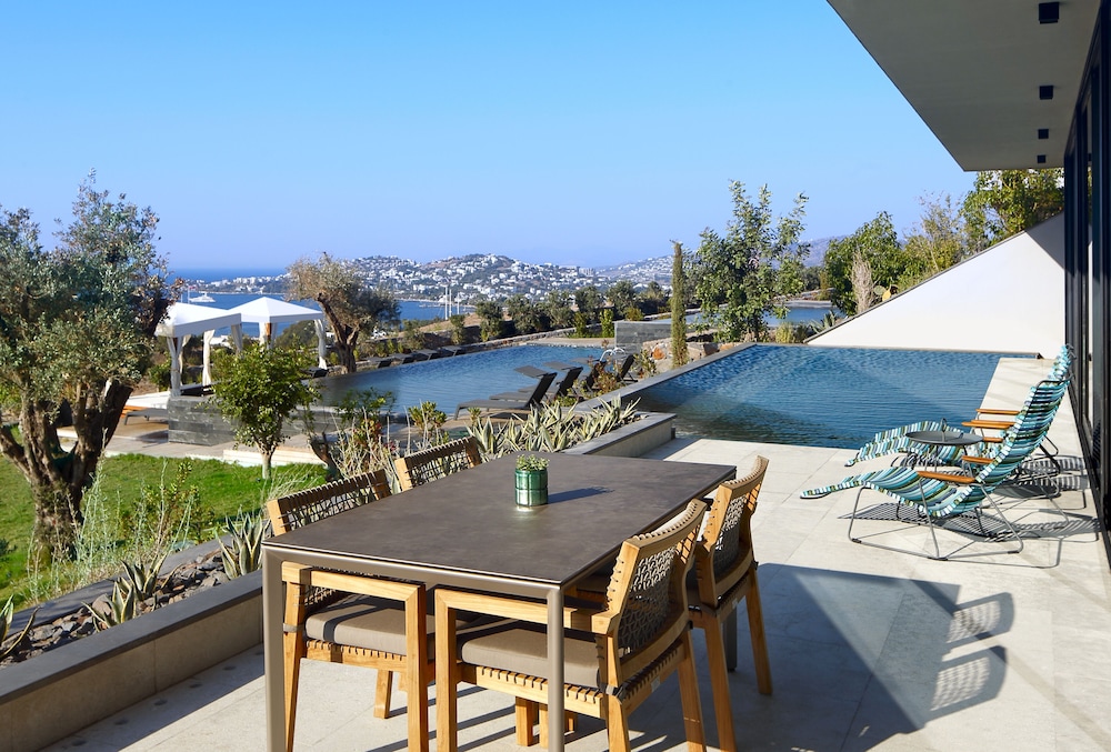 3+1 Residence with Private Pool - Photo 2