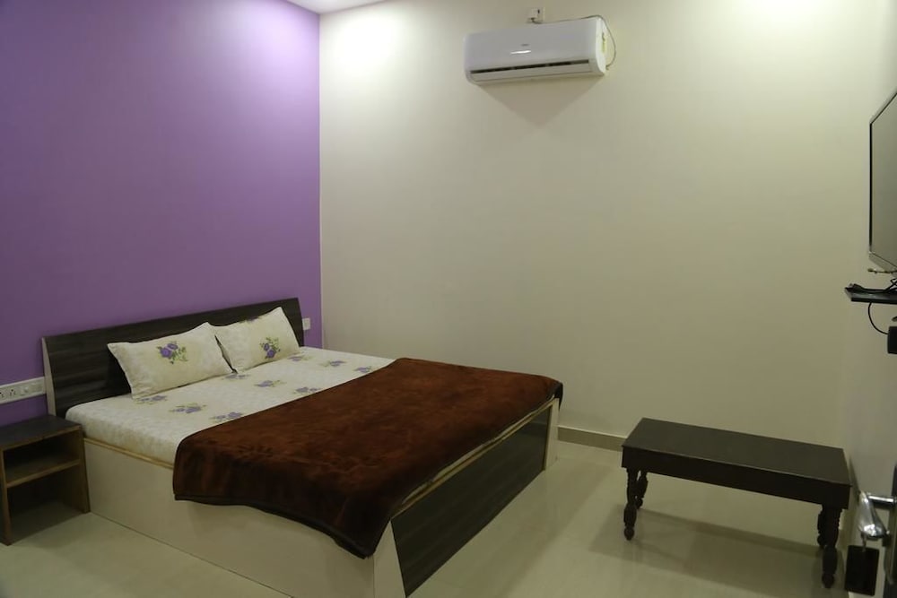 Deluxe Room, 1 Double Bed, Garden View