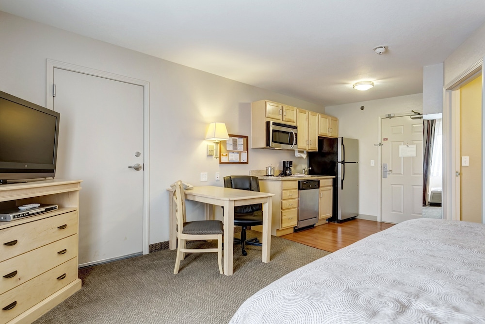 Studio Suite, 1 King Bed - Photo 12