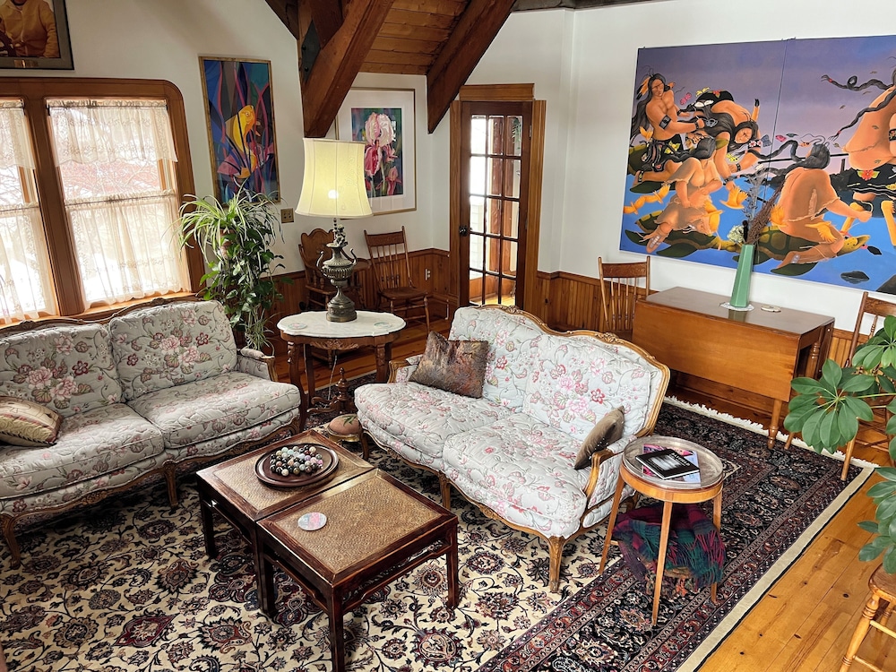 Suite, 2 Bedrooms, Balcony, Lake View photo 1
