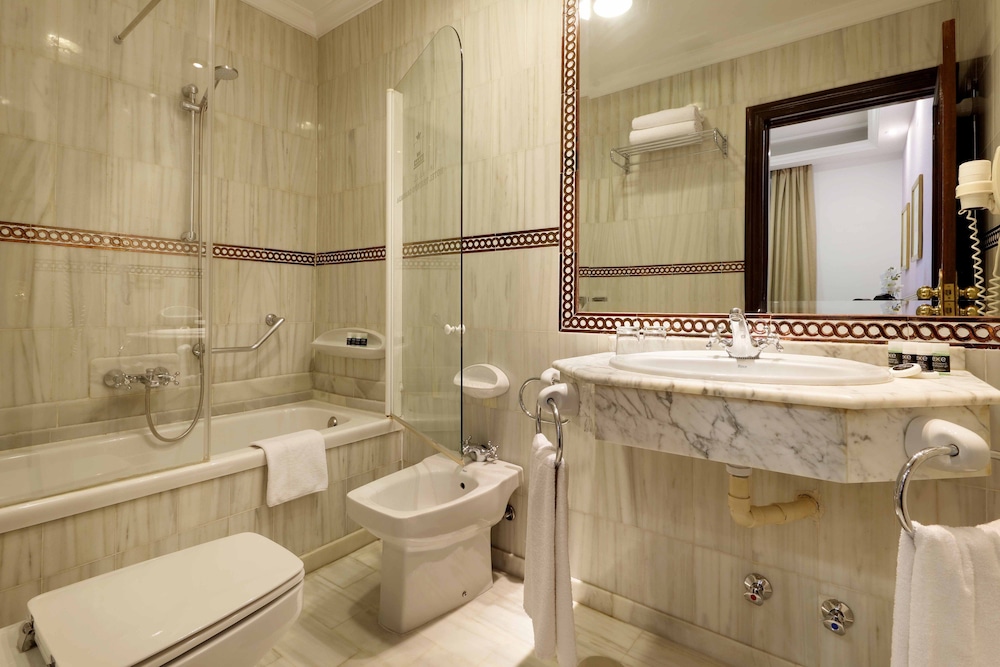 Triple Room - Photo 11