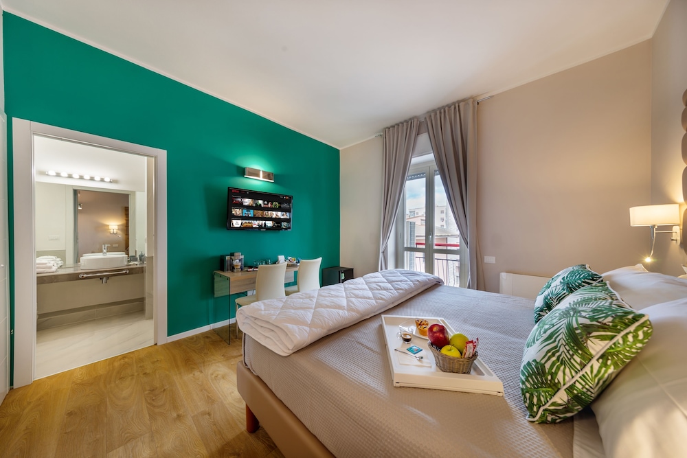 Design Room, Balcony (Business)