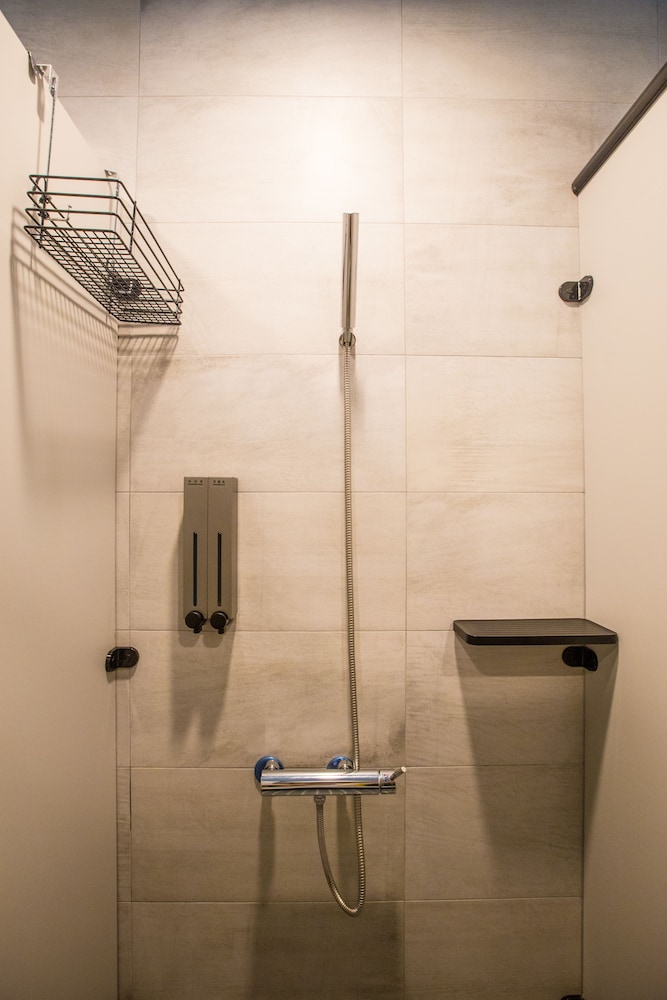 Standard Shared Dormitory, Men Only (4 People, And No Amenities) photo 3
