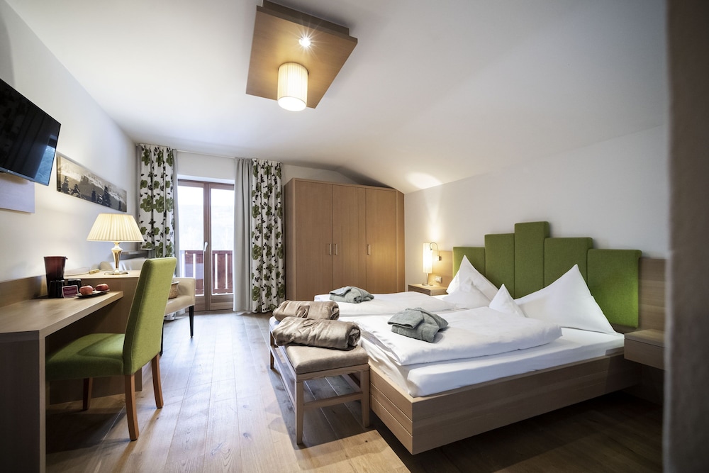 Standard Double Room photo 3