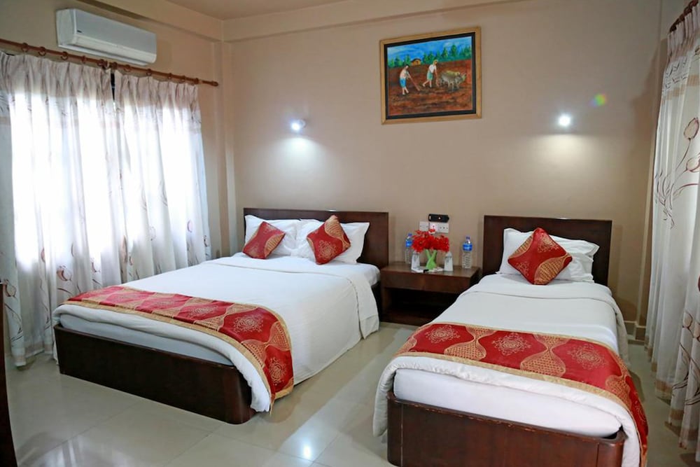 Deluxe Room, Pool View photo 1