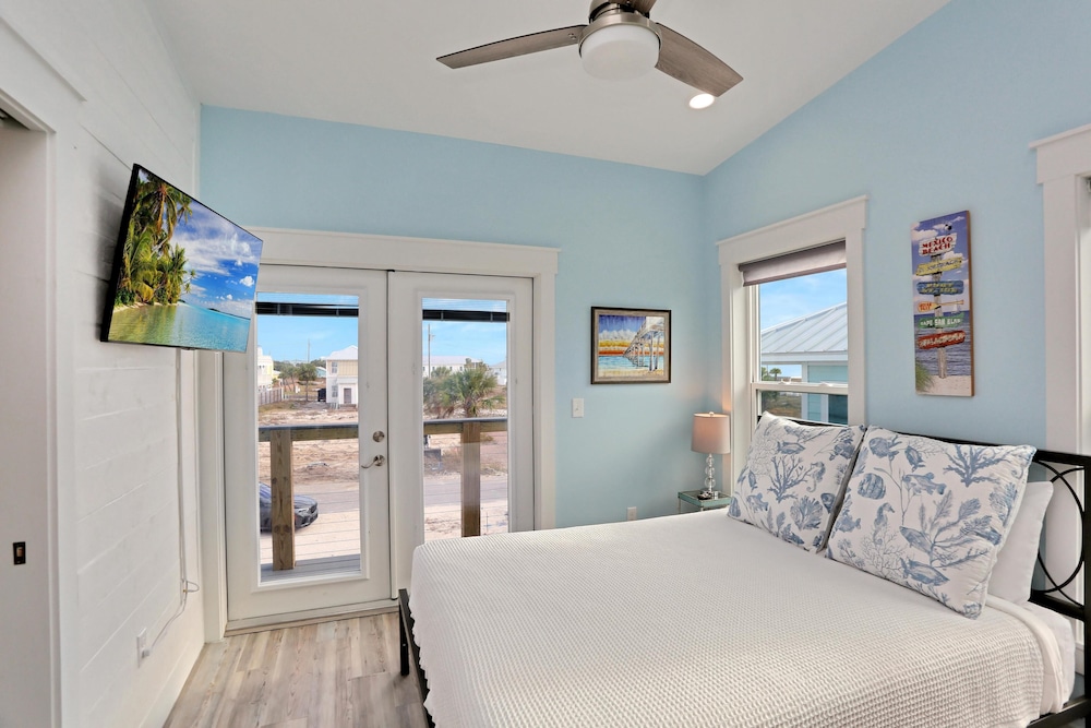 House, Multiple Beds (Hesed Beach Cottage) photo 2