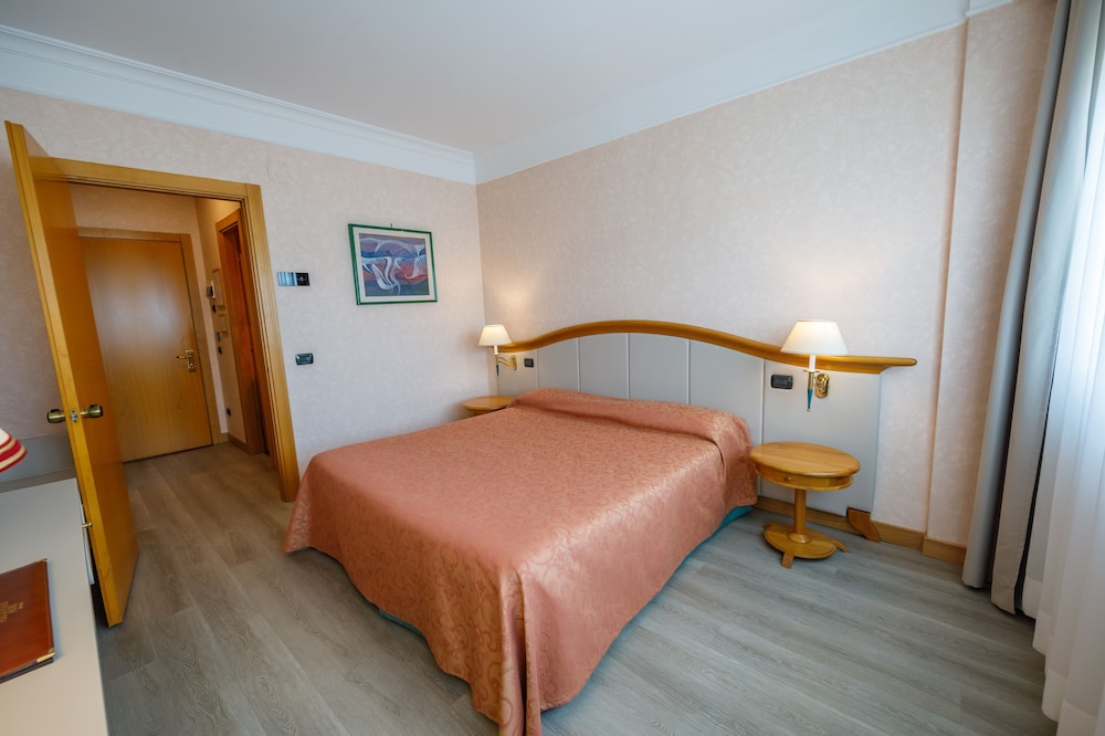 Classic Triple Room - Photo 1