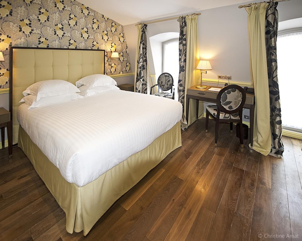 Deluxe Double Room - Photo 13