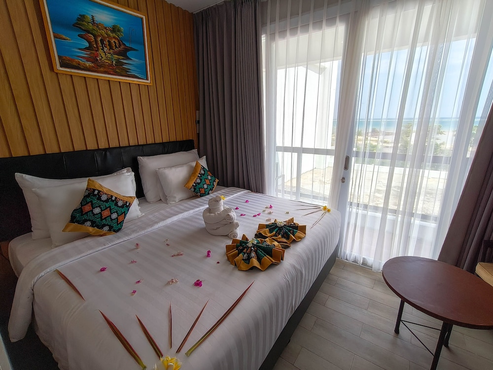 Suite Room - Photo 9