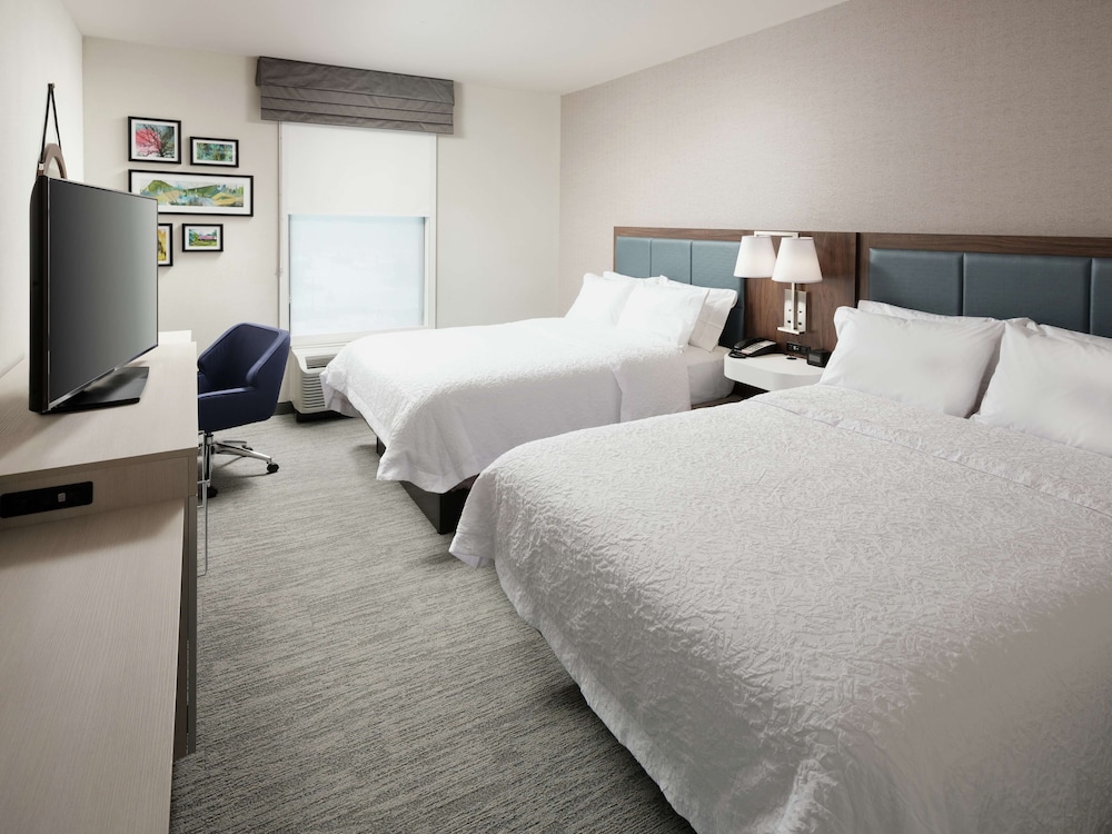 Room, 2 Queen Beds, Accessible, Bathtub - Photo 4