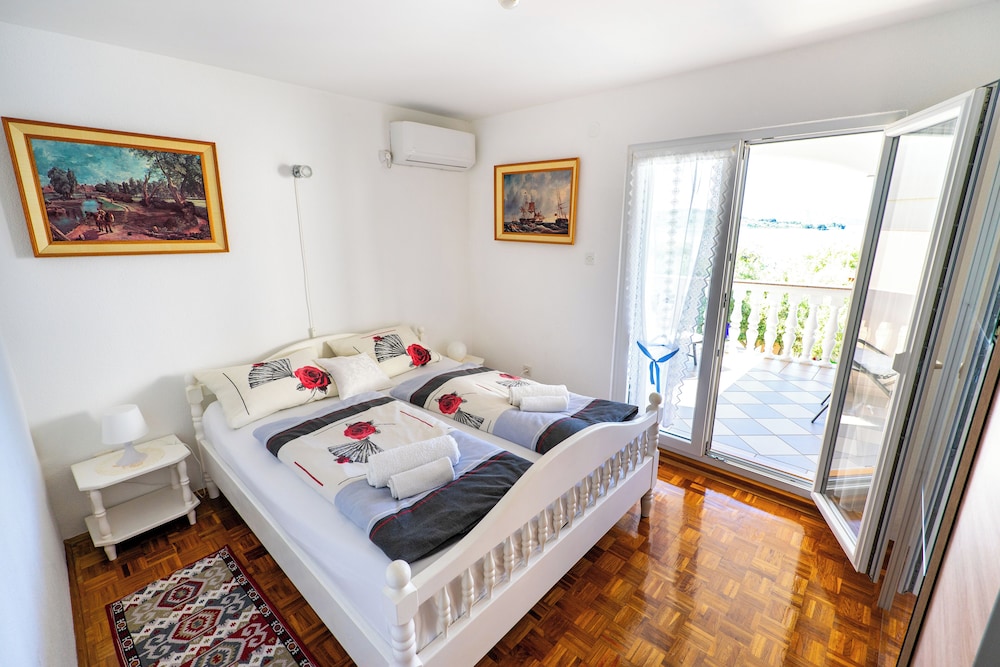Family Apartment, Sea View