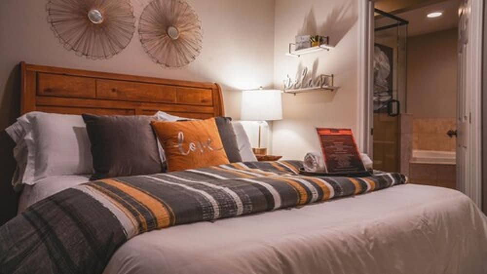 Deluxe Suite, 1 King Bed