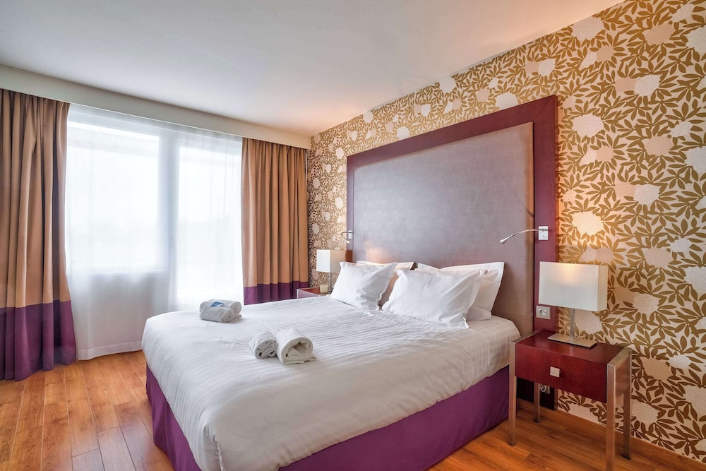Standard Room, 1 King Bed with Sofa bed, Non Smoking photo 1