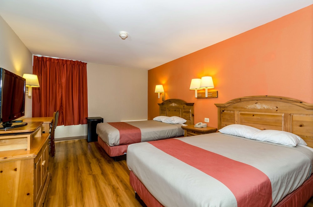 Standard Room, 2 Double Beds, Accessible, Non Smoking photo 3