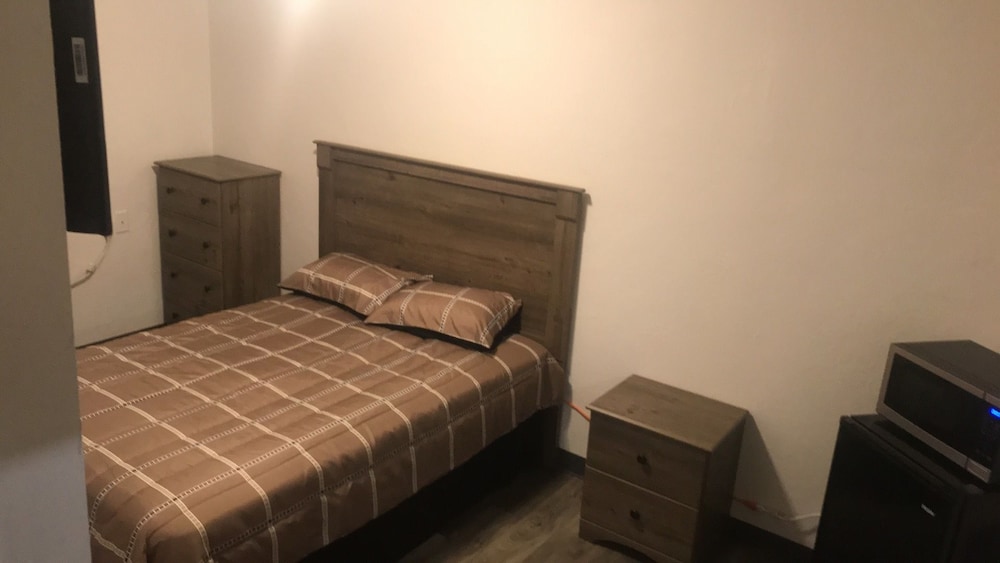 Deluxe Single Room, 1 Double Bed, Smoking photo 1