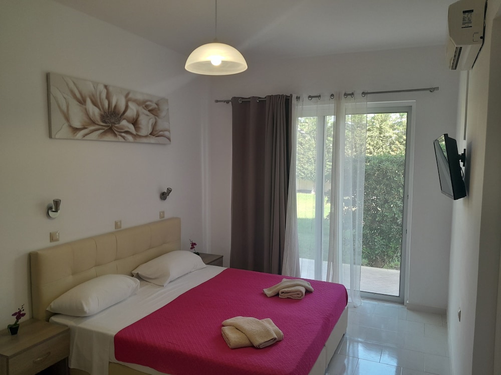 APARTMENT, 1 BEDROOM, VERANDA, VIEW OF THE GARDEN AND THE VILLAGE-MOUNTAIN photo 1