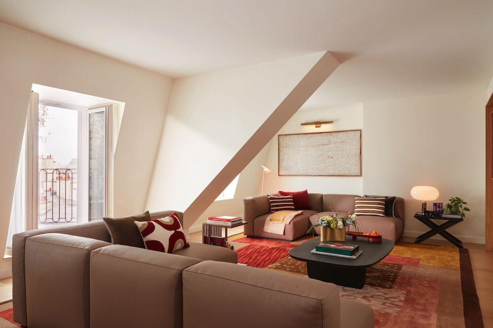 Apartment photo 2