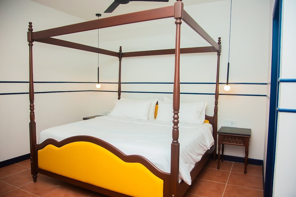 Standard Room, 1 Queen Bed - Photo 2