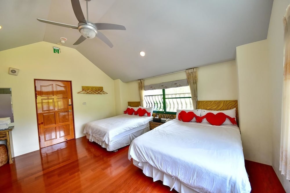 Family Quadruple Room photo 2