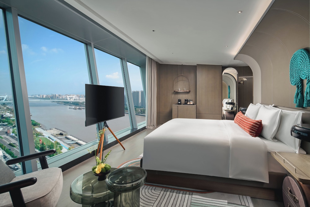 Premium Room, 1 King Bed, City View photo 1